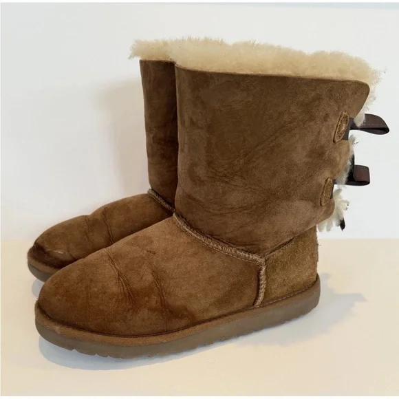 UGG Women's Chestnut Brown Bailey Bow II Short Sheepskin Boots Size 5 - Picture 2 of 8